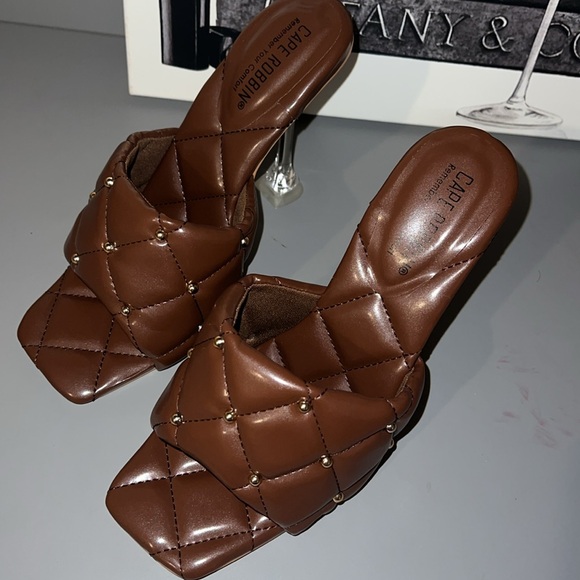 New! Cape Robbin Cecilla Brown and Gold Studded Mule Open Toed Heel Size 7.5 - Picture 3 of 9